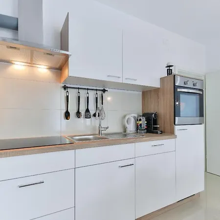Apartment Family Friendly With A Swimming Pool - Kozjak, - 18589 *