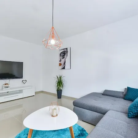 Family Friendly With A Swimming Pool - Kozjak, - 18589 *