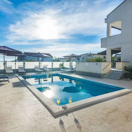 Apartment Family Friendly With A Swimming Pool - Kozjak, - 18589 *