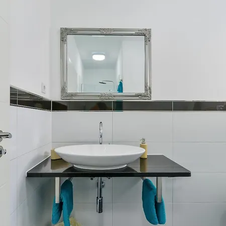 Apartment Family Friendly With A Swimming Pool - Kozjak, - 18589