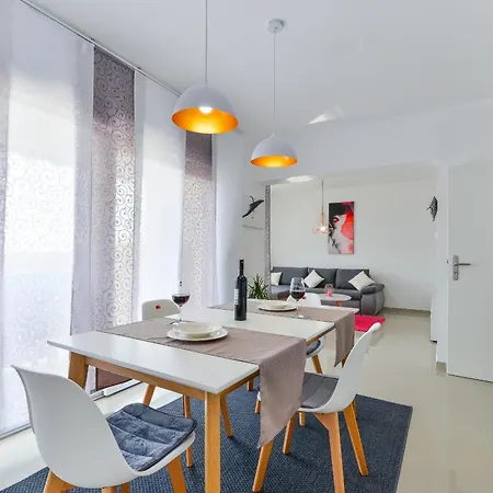 Apartment Family Friendly With A Swimming Pool - Kozjak, - 18589 Vir