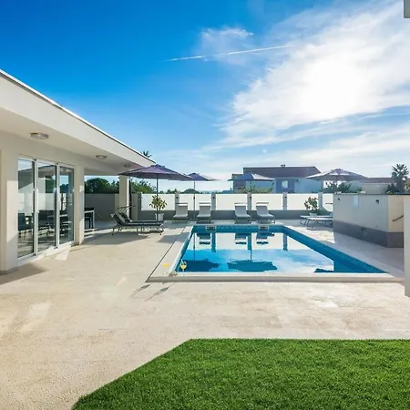 Family-friendly With Swimming Pool - Kozjak, - 18589 Lägenhet Vir