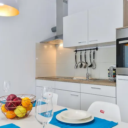 Apartment Family Friendly With A Swimming Pool - Kozjak, - 18589 *