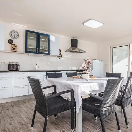 Family-friendly With Swimming Pool - Kozjak, - 18589 Vir