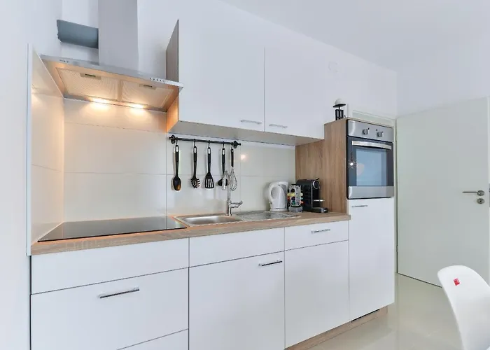 Lägenhet Family-friendly With Swimming Pool - Kozjak, - 18589 *