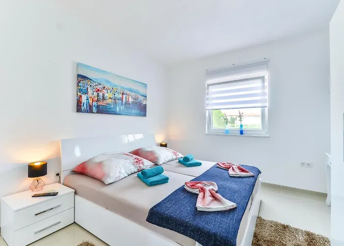 Family-friendly With Swimming Pool - Kozjak, - 18589 Apartment *