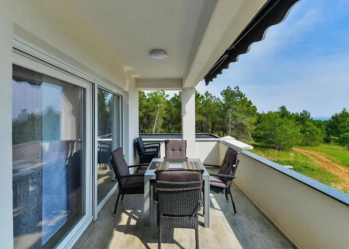 Lägenhet Family-friendly With Swimming Pool - Kozjak, - 18589